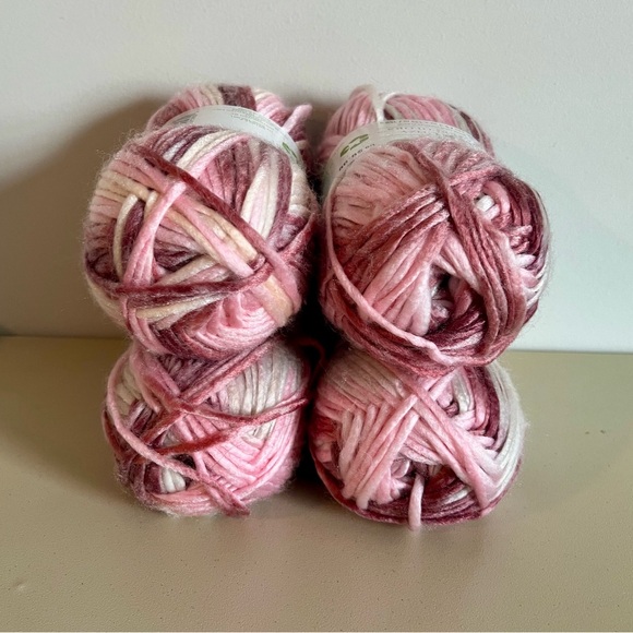 Loops & Threads Eco Cozy Watercolors Yarn in Rosewater - Picture 2 of 7